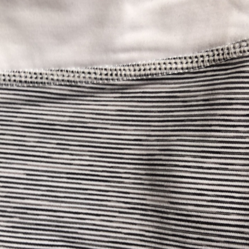Lululemon leggings size 6 - Picture 6 of 6